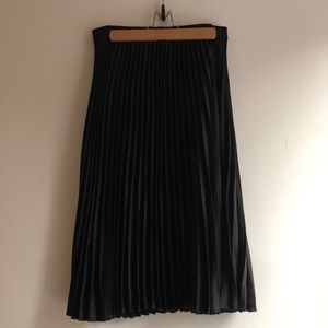 H&M Pleated Midi Skirt